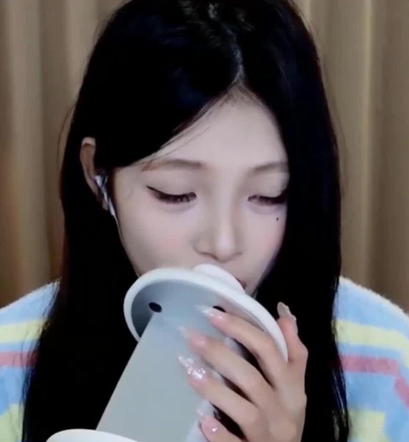 辣不辣Hyo 爱发电2月最新ASMR福利舔耳3V