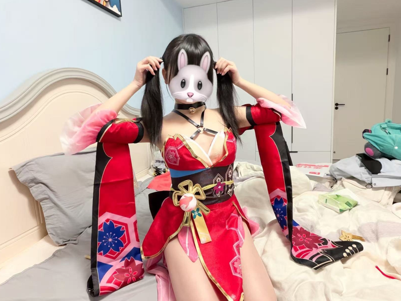 洛洛酱 推特luoluoxiaotuzZ 1-4月福利订阅合集极品馒头穴 【29P 14V 97MB】